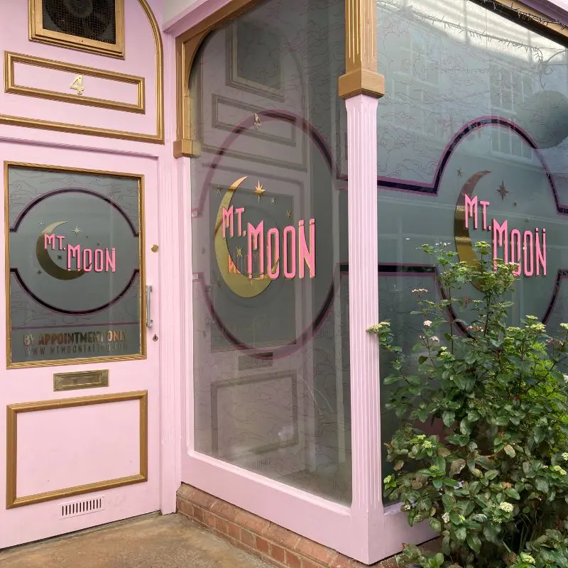 MT Moon - Tattoo studio