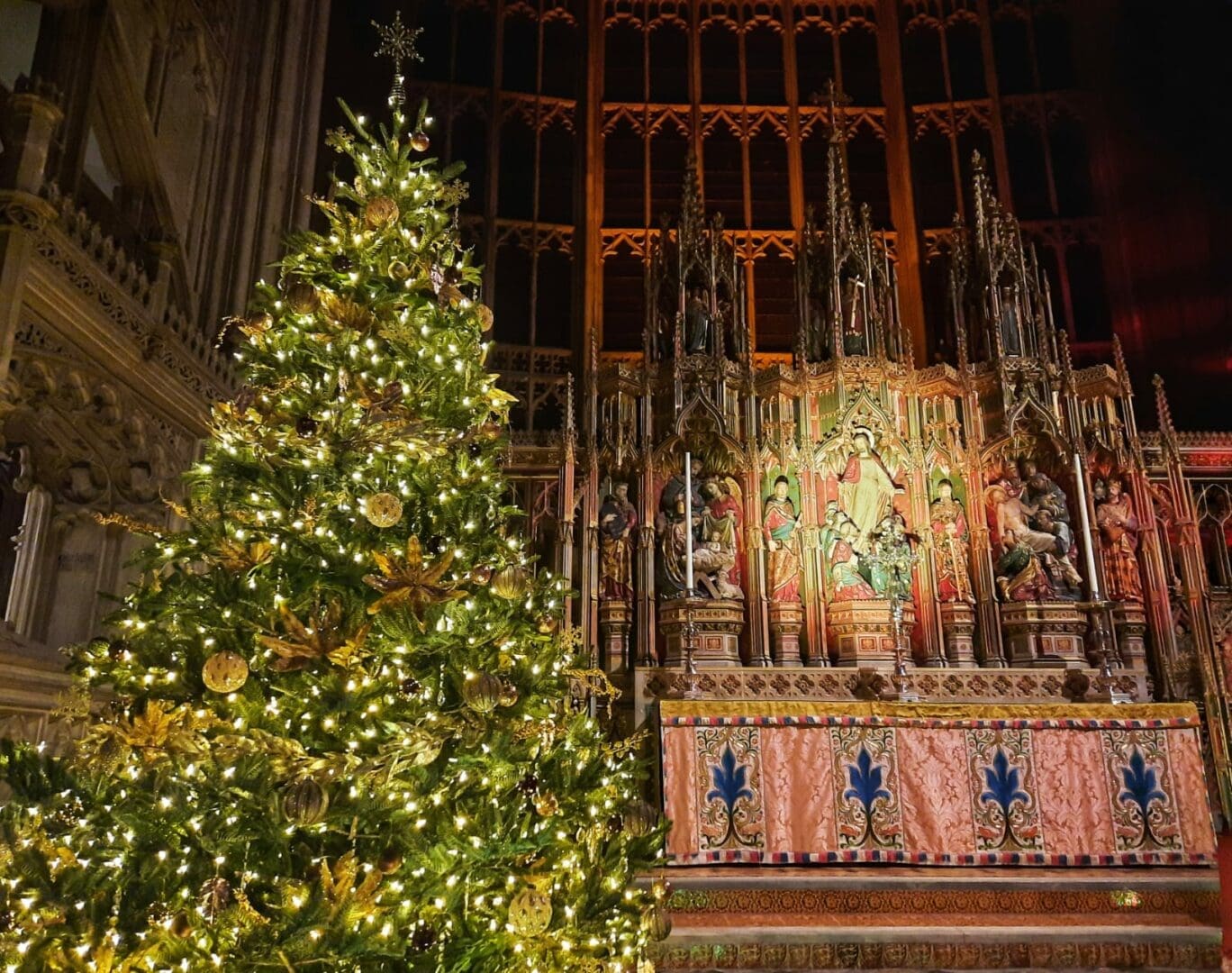 'Hear the Angels Sing' Advent and Christmas at Gloucester Cathedral